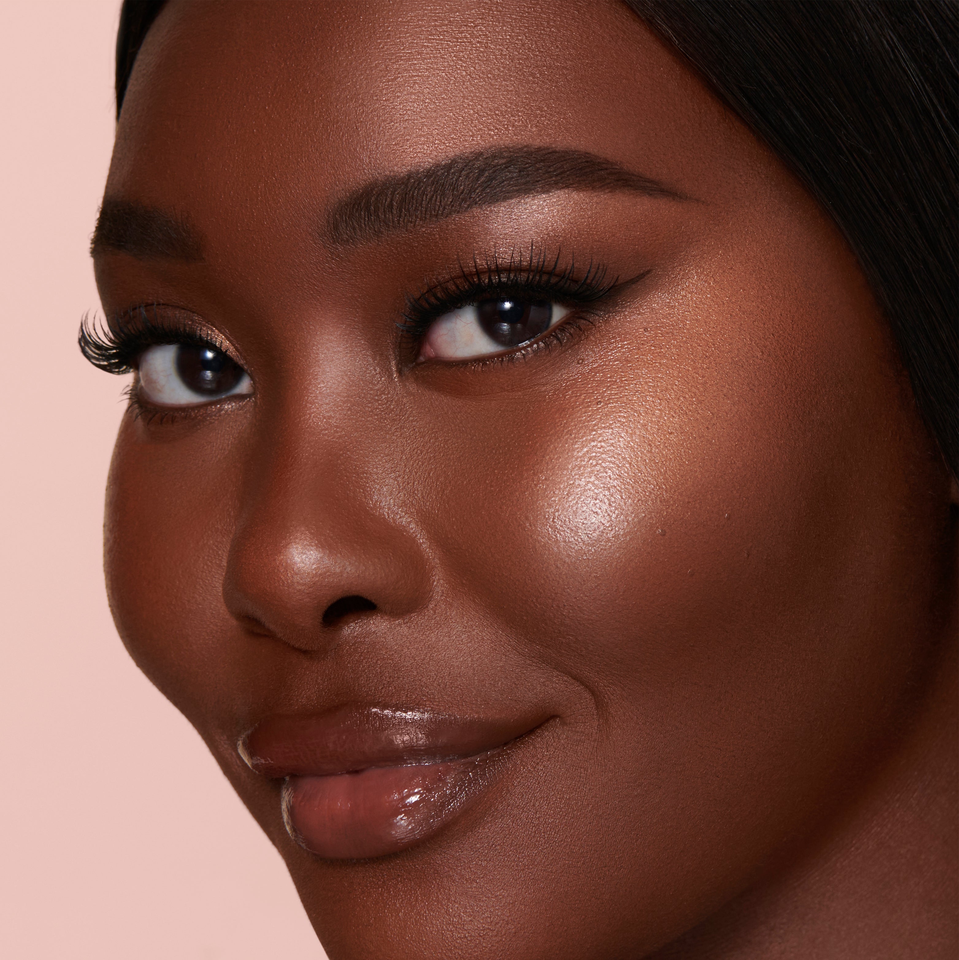 PILLOW TALK ICONIC LIP AND CHEEK KIT - PILLOW TALK MEDIUM - View 3