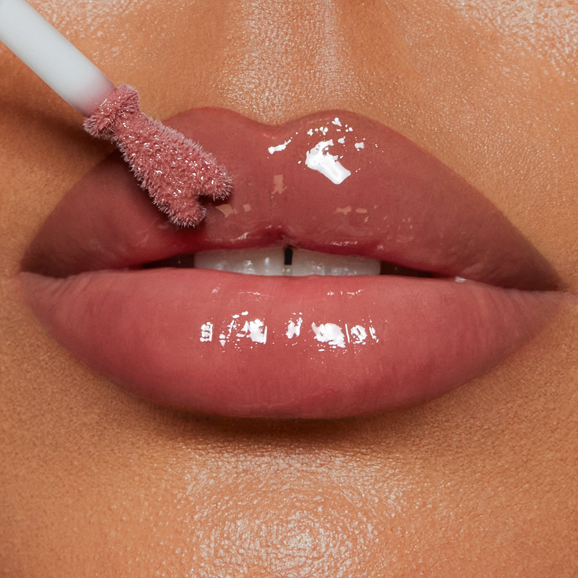 PILLOW TALK ICONIC LIP AND CHEEK KIT - PILLOW TALK MEDIUM - View 6