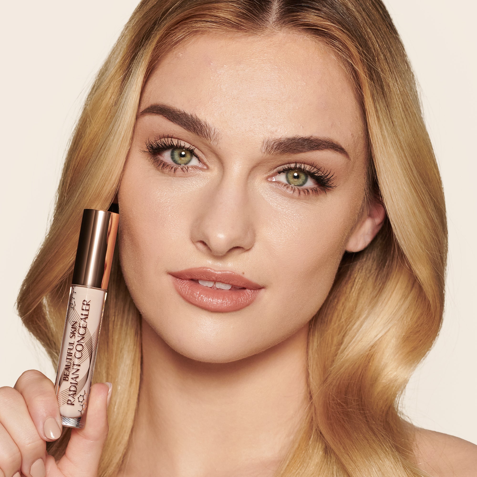 BEAUTIFUL SKIN RADIANT CONCEALER - 4 FAIR - View 3