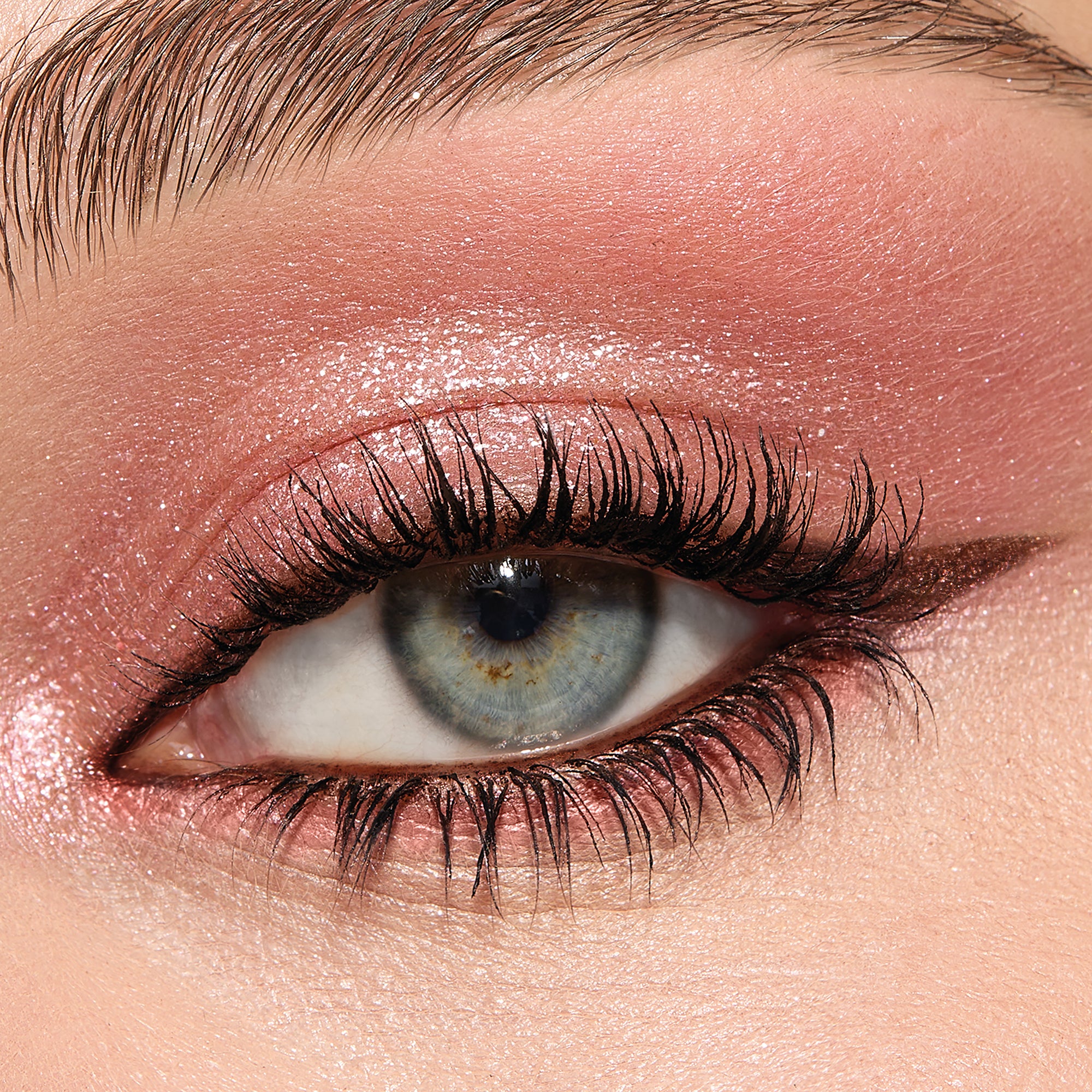 CHARLOTTE'S PALETTE OF BEAUTIFYING EYE TRENDS - PINK LOVE - View 2