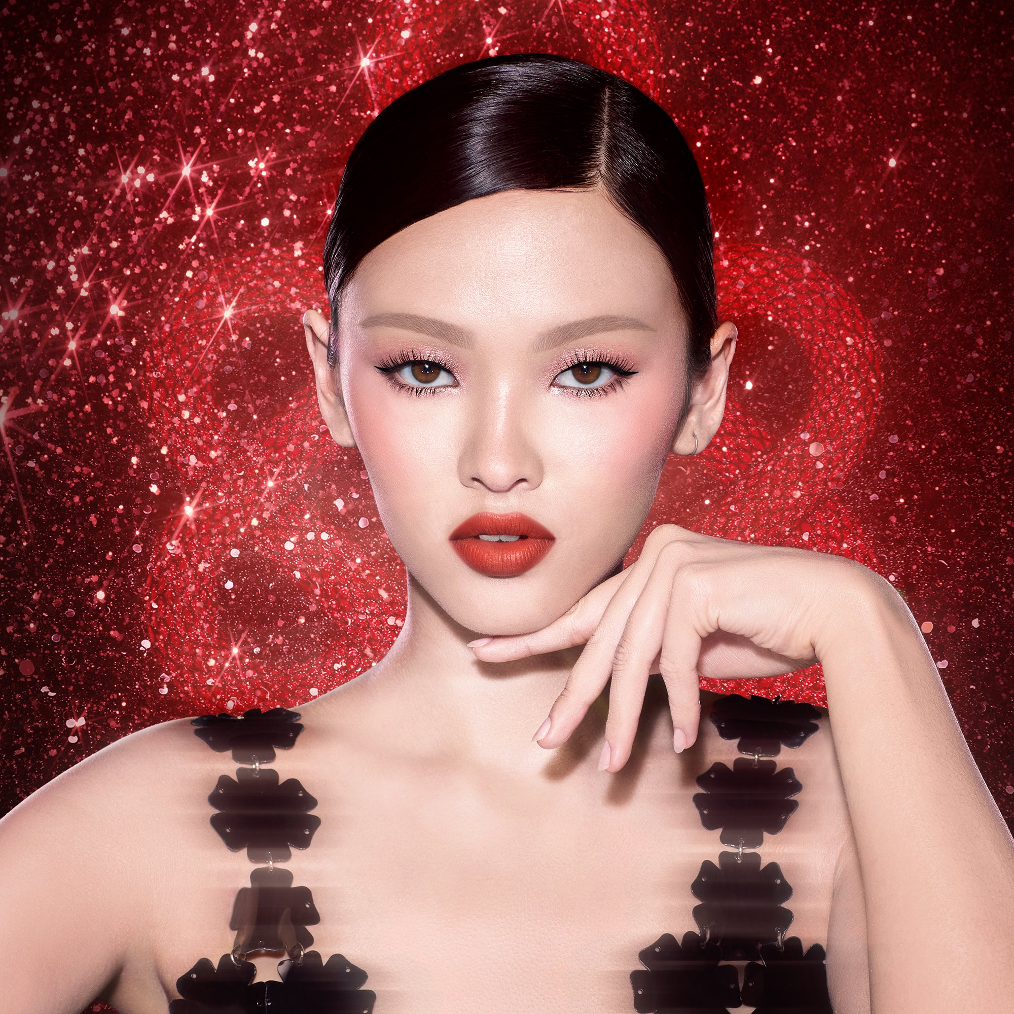 NEW YEAR LIPSTICK - MATTE REVOLUTION- KISS OF FORTUNE - View 2